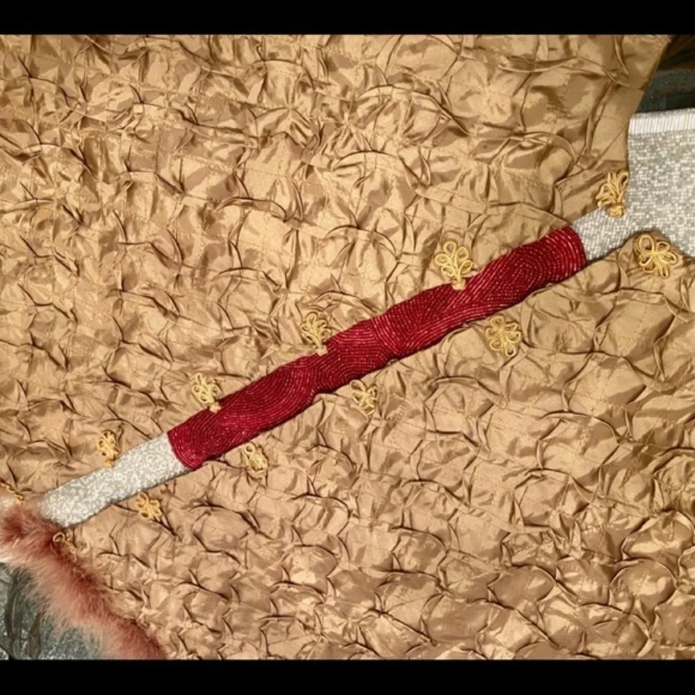 🎄Gold Feather Upscale Treeskirt🎄